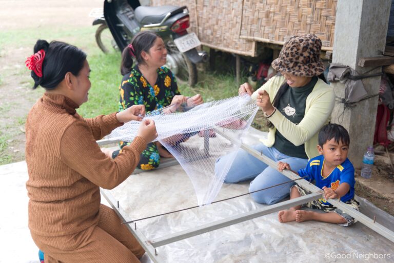 សហគមន៍កម្ពុជាកសាងមូលដ្ឋានគ្រឹះនៃទំនុកចិត្ត និងការពឹងផ្អែកលើខ្លួនឯង 19 5.3. Fishing Material 768x513 1