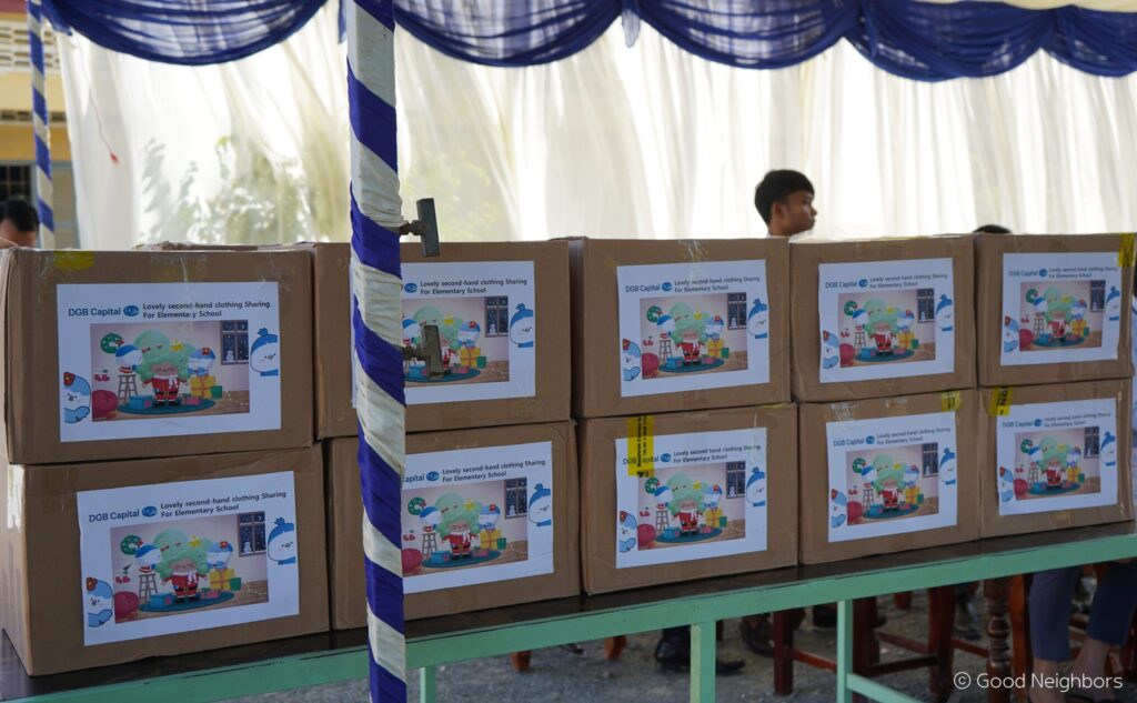 Good Neighbors Cambodia – DGB Cam Capital Visited and Handed Out Gift Materials to students in Kok Ches Primary School 1 2 scaled 1