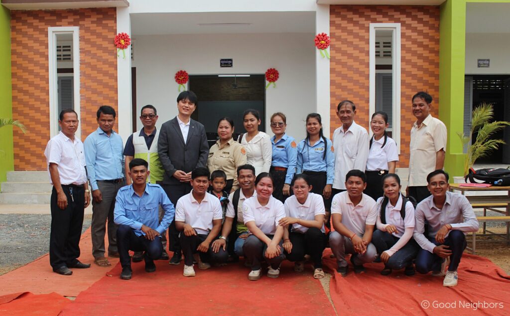 Good Neighbors Cambodia Handovers Good Learning Center to 2 Thnou Secondary School in Kratie Province 6 IMG 7745 01 scaled 1