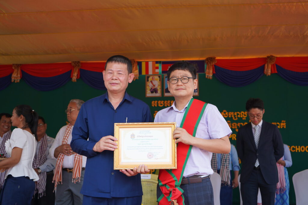 Good Neighbors Cambodia, MVL Handover Good Learning Center of “MVL School Project #1” to Ou Taki Secondary School in Battambang Province 1 8 scaled 3