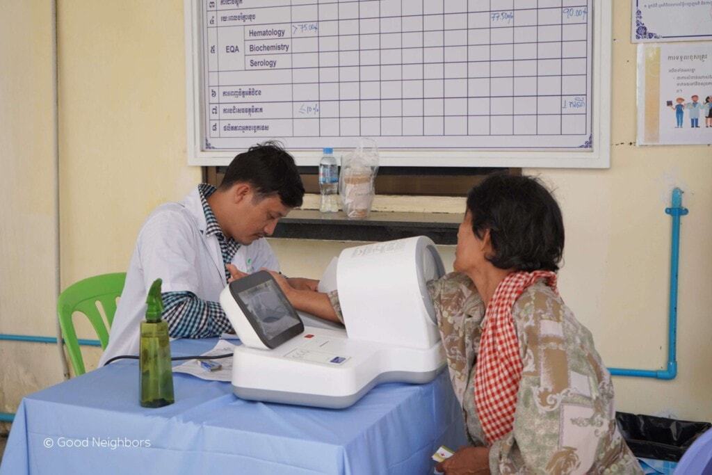 រឿងរ៉ាវល្អក្នុងត្រីមាសទី ៣៖ កម្មវិធីពិនិត្យ និងព្យាបាលសុខភាពជូនប្រជាជនសហគមន៍ 2 3 1 scaled 1