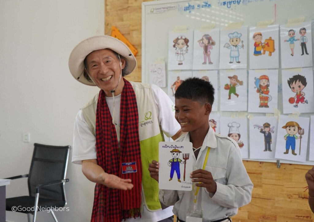 Good Neighbors Cambodia – Senior Volunteer Group of Mirae Foundation visited ‘Hajun Dream School Project’ in Ou Chrov Community 3 5 scaled 1