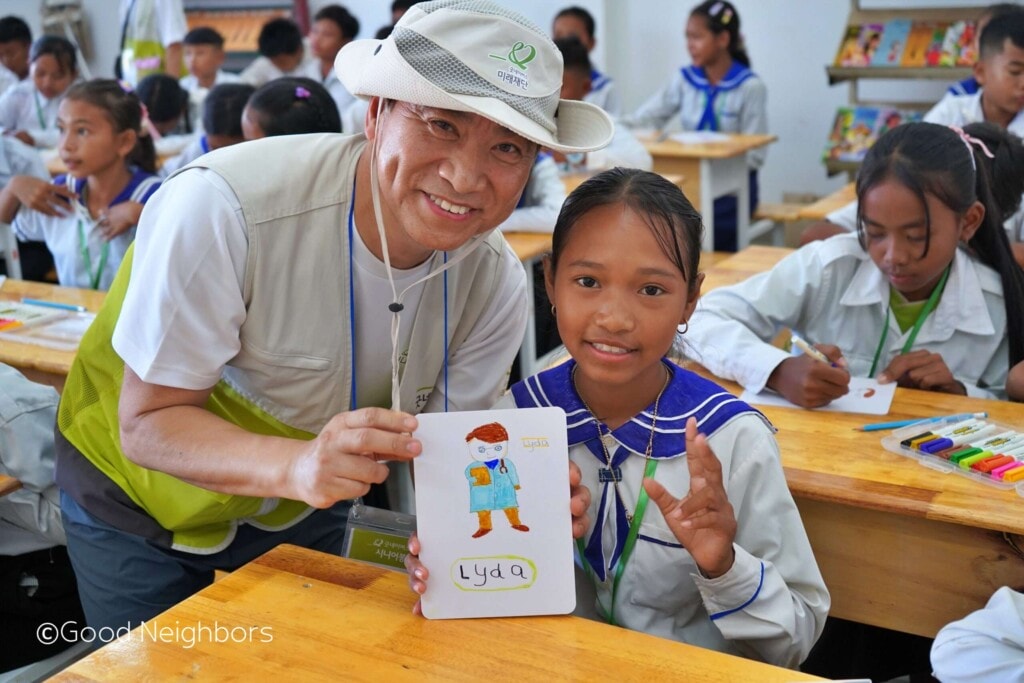 Good Neighbors Cambodia – Senior Volunteer Group of Mirae Foundation visited ‘Hajun Dream School Project’ in Ou Chrov Community 2 7 scaled 1